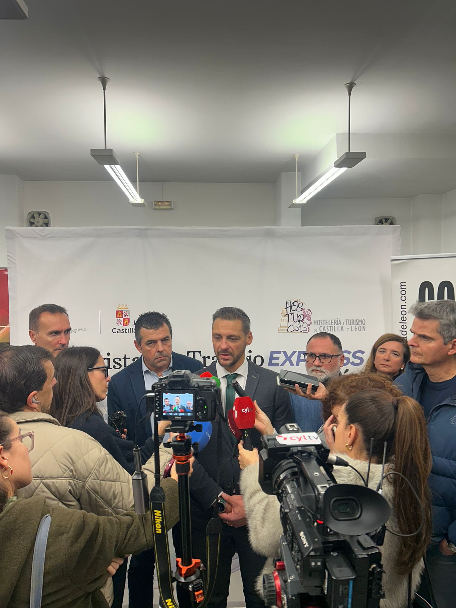 LA JUNTA DESARROLLA EN EL BIERZO  ‘Conexión Hostelería: Entrevistas de Trabajo Express’
